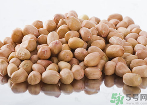 生花生吃多了會(huì)怎么樣？生花生吃多了會(huì)長(zhǎng)胖嗎？