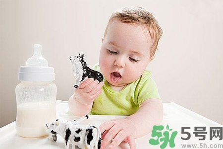 寶寶不吃藥可以加在奶里面嗎？寶寶不吃藥怎么喂比較好？