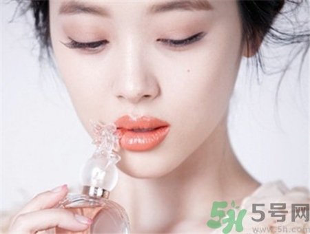 自體脂肪豐唇多久恢復(fù)?自體脂肪豐唇能維持多久? 自體脂肪豐唇多久恢復(fù)?自體脂肪豐唇能維持多久?