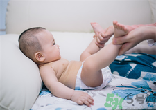 怎么判斷寶寶積食？寶寶積食吃什么食物好？