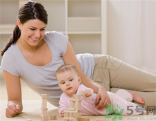 怎么判斷寶寶積食？寶寶積食吃什么食物好？