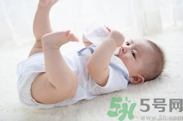 什么季節(jié)斷奶對(duì)寶寶好？如何給寶寶斷奶？