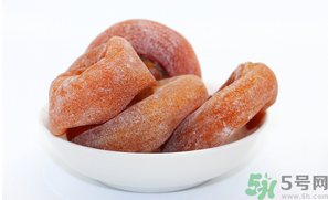 ?柿餅上的白霜是什么？?柿餅外面的白色是什么？