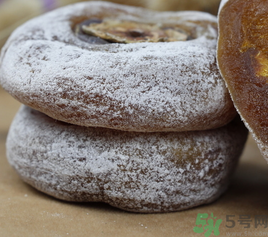 ?柿餅上的白霜是什么？?柿餅外面的白色是什么？