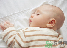 十月份寶寶穿什么衣服？十月份嬰兒穿什么衣服？