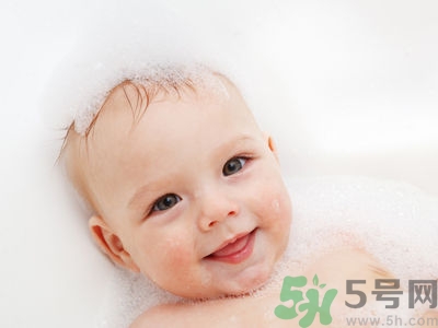 寶寶頭垢是如何產(chǎn)生的？寶寶頭垢怎么去掉？
