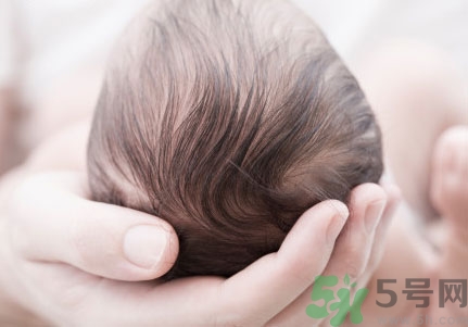 寶寶頭垢是如何產(chǎn)生的？寶寶頭垢怎么去掉？
