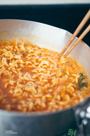 辛拉面是哪個(gè)國家的？辛拉面怎么煮好吃？