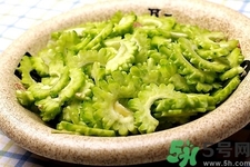 新鮮苦瓜片和干苦瓜片泡水哪個好？苦瓜片泡水喝的功效