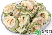 新鮮苦瓜片和干苦瓜片泡水哪個好？苦瓜片泡水喝的功效