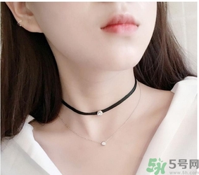 choker項(xiàng)鏈怎么搭配衣服？choker蕾絲項(xiàng)鏈搭配