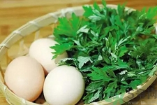艾葉煮雞蛋有什么作用？痛經(jīng)能吃艾葉煮雞蛋嗎？