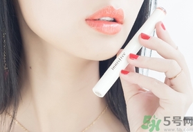 悅詩(shī)風(fēng)吟花瓣唇膏多少錢(qián)?悅詩(shī)風(fēng)吟花瓣唇膏專柜價(jià)格