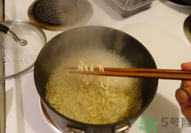 辛拉面是哪個(gè)國家的？辛拉面怎么煮好吃？