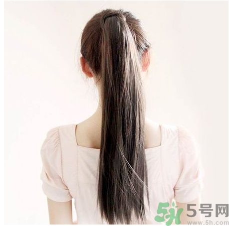 冬天頭發(fā)炸毛怎么辦？冬天頭發(fā)怎么樣減少靜電？