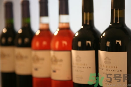 紅酒喝多了第二天難受怎么辦？紅酒喝多了怎么解酒？