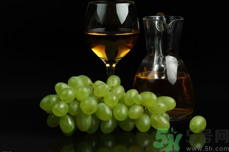 紅酒喝多了第二天難受怎么辦？紅酒喝多了怎么解酒？