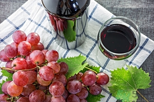 紅酒有沉淀物還能喝嗎,紅酒的沉淀物有影響嗎？