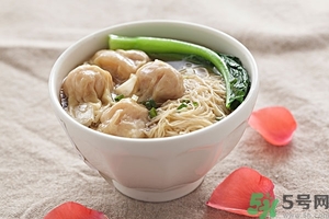 韓國拉面和中國方便面的區(qū)別 韓國拉面和中國方便面的區(qū)別