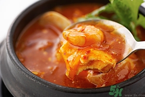 吃火鍋嘔吐怎么辦？吃火鍋吐了怎么辦？