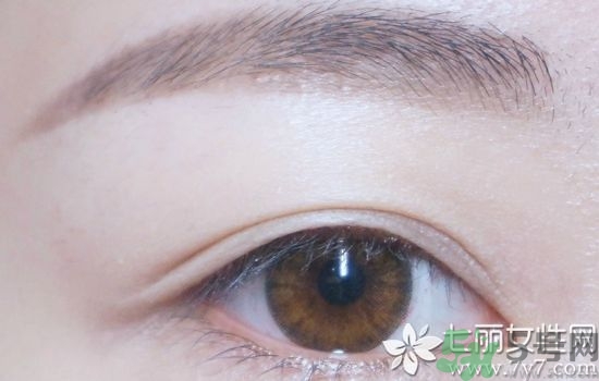 拍證件照穿什么顏色衣服好看 證件照怎么拍才好看 拍證件照穿什么顏色衣服好看 證件照怎么拍才好看