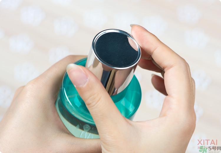 倩碧2號水怎么用？倩碧2號水和3號水的區(qū)別