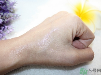 倩碧2號(hào)水有酒精和無(wú)酒精的區(qū)別