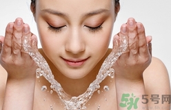 秋天用什么水洗臉好?秋天洗臉用冷水好還是熱水好? 秋天用什么水洗臉好?秋天洗臉用冷水好還是熱水好?