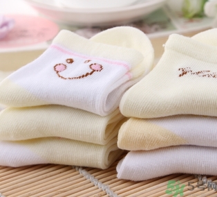 冬天可以穿襪子睡覺嗎？冬天穿襪子睡覺好嗎？