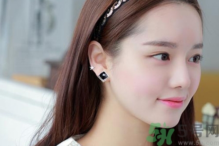 去醫(yī)院打耳洞掛什么科？去醫(yī)院打激光耳洞多少錢？