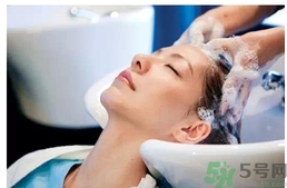 冬天幾天洗一次頭最好？冬天洗頭用多少度的水？