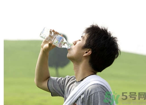 多喝水皮膚會變好嗎？喝多少水皮膚會變好？