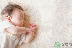 寶寶睡覺張著嘴是怎么回事？寶寶睡覺為什么張著嘴？