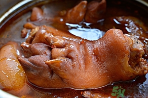 豬蹄的營養(yǎng)價值 豬蹄的功效與作用 豬蹄的營養(yǎng)價值 豬蹄的功效與作用