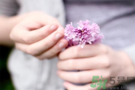 擦護手霜能預防凍瘡嗎？手長凍瘡擦什么護手霜比較好？