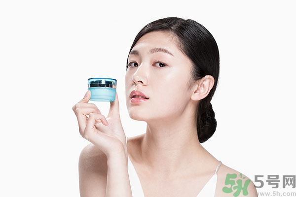 保濕霜什么時(shí)候用？保濕霜怎么用？