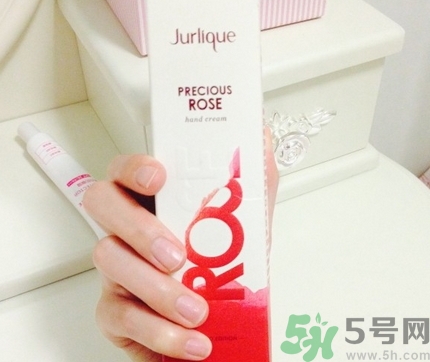 茱莉蔻護(hù)手霜怎么用?茱莉蔻護(hù)手霜怎么打開? 茱莉蔻護(hù)手霜怎么用?茱莉蔻護(hù)手霜怎么打開?