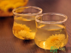 菊花茶可以加蜂蜜嗎？菊花茶喝蜂蜜能一起喝嗎？