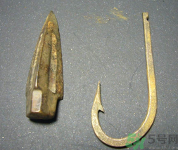 釣鯽魚用幾號(hào)鉤？釣鯽魚用什么鉤型的魚鉤？