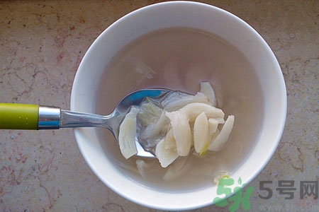 寶寶咳嗽喝大蒜水有用嗎？小孩咳嗽能喝大蒜水嗎？