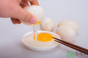 雞蛋和鴨蛋可以一起吃嗎？雞蛋和鴨蛋可以一起炒嗎？