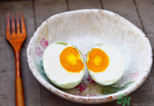 咸鴨蛋能放冰箱嗎？咸鴨蛋放冰箱能放多久？