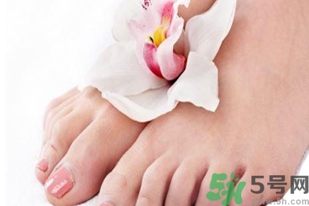 腳趾甲長(zhǎng)到肉里怎么辦？腳趾甲長(zhǎng)到肉里是什么原因？
