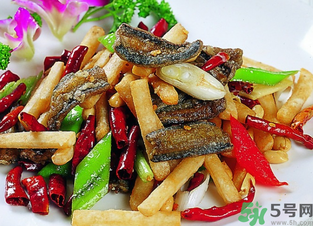 黃鱔的營(yíng)養(yǎng)價(jià)值 黃鱔的功效與作用