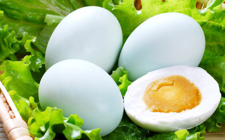 煮熟的鵝蛋蛋清發(fā)黑是怎么回事 鵝蛋是冷水下鍋還是熱水