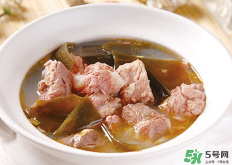 燉排骨什么時候放鹽最好？燉排骨放什么調(diào)料？