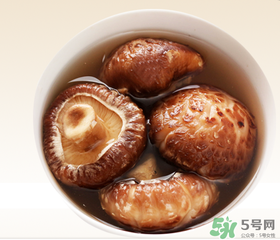 干香菇用什么水泡？干香菇用熱水還是冷水泡？