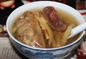 鴨肉燉什么好吃？燉鴨肉放什么好吃？ 