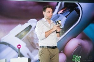 dyson吹風(fēng)機(jī)怎么用？戴森吹風(fēng)機(jī)使用方法