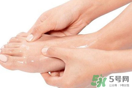 腳趾經(jīng)常抽筋是缺鈣嗎？腳趾抽筋是什么原因？